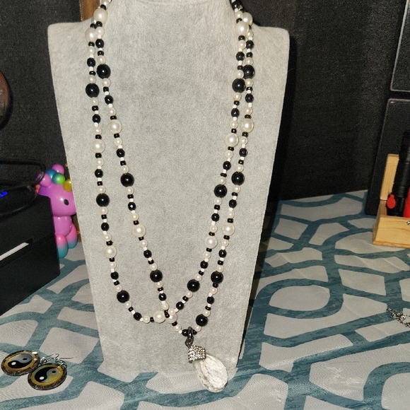 Jewelry - Beaded Necklace With Pendant